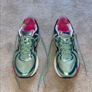 Brooks GTS 16th Edition Running Shoes